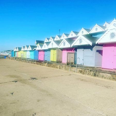 Modern 3 Bedroom Caravan Near The Beach Волтон-он-те-Нейз Екстер'єр фото