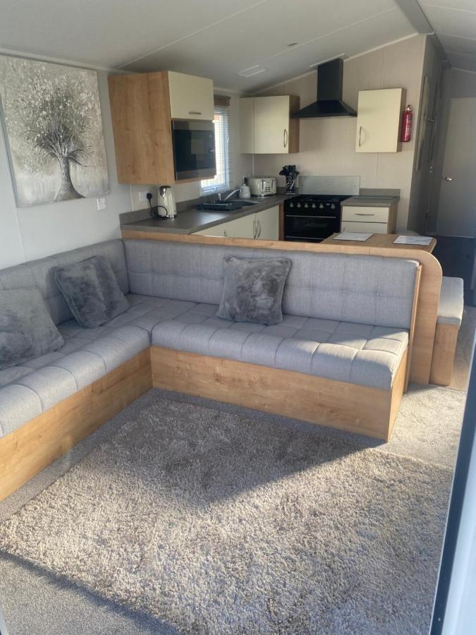 Modern 3 Bedroom Caravan Near The Beach Волтон-он-те-Нейз Екстер'єр фото